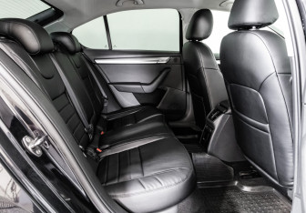Подержанный автомобиль Skoda Octavia Liftback 2014 года (16 фото)