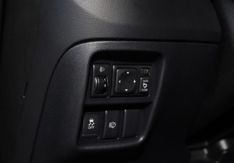 Подержанный автомобиль Nissan Juke 2011 года (17 фото)