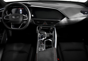 Подержанный автомобиль Geely Tugella 2022 года (15 фото)