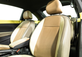 Подержанный автомобиль Volkswagen Beetle Hatchback 2014 года (15 фото)