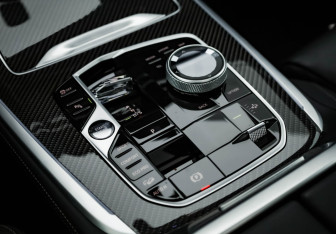 Подержанный автомобиль BMW X7 2023 года (18 фото)