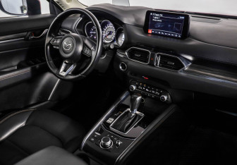 Подержанный автомобиль Mazda CX-5 2021 года (10 фото)