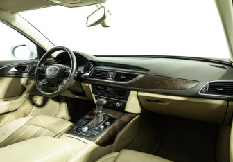 Подержанный автомобиль Audi A6 Sedan 2012 года (9 фото)