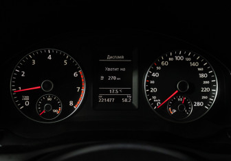 Подержанный автомобиль Volkswagen Scirocco 2011 года (11 фото)