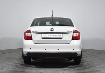 Подержанный автомобиль Skoda Rapid Liftback 2019 года (6 фото)