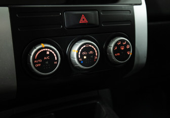 Подержанный автомобиль Nissan X-Trail 2013 года (16 фото)