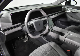 Подержанный автомобиль Voyah Passion 2023 года (9 фото)