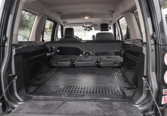 Подержанный автомобиль Land Rover Discovery 2014 года (33 фото)