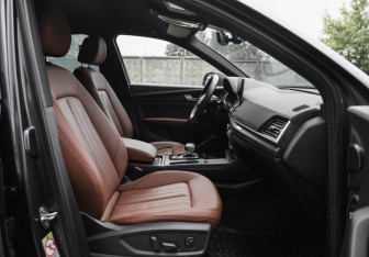 Подержанный автомобиль Audi Q5 2021 года (28 фото)