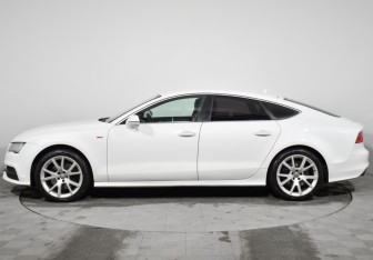 Подержанный автомобиль Audi A7 2013 года (8 фото)