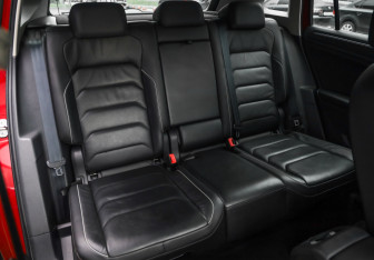 Подержанный автомобиль Volkswagen Tiguan 2018 года (30 фото)