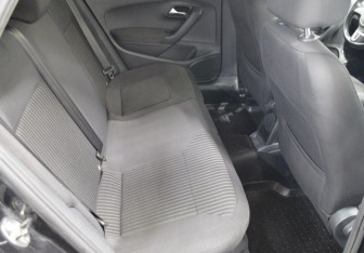 Подержанный автомобиль Volkswagen Polo Sedan 2013 года (13 фото)