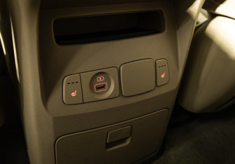 Подержанный автомобиль Kia Carnival 2020 года (17 фото)