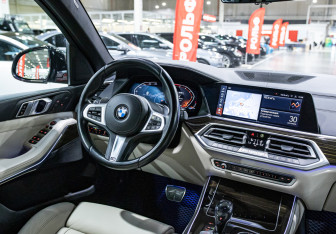 Подержанный автомобиль BMW X5 2019 года (35 фото)