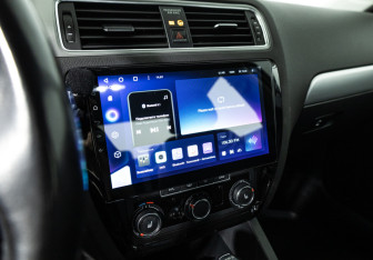 Подержанный автомобиль Volkswagen Jetta Sedan 2017 года (15 фото)