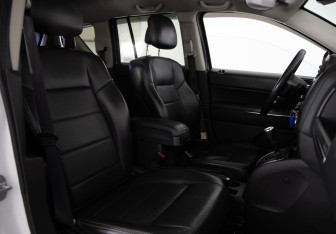 Подержанный автомобиль Jeep Compass 2012 года (12 фото)