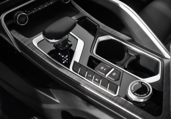 Подержанный автомобиль Geely Tugella 2023 года (11 фото)