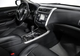 Подержанный автомобиль Nissan Teana 2014 года (13 фото)