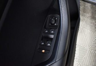 Подержанный автомобиль Skoda Karoq 2021 года (16 фото)