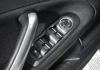 Подержанный автомобиль Ford Mondeo Sedan 2008 года (10 фото)