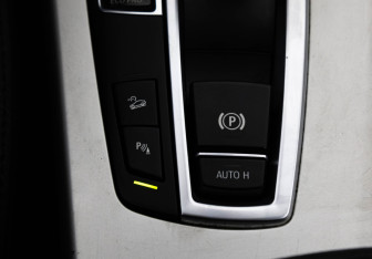 Подержанный автомобиль BMW X3 2013 года (19 фото)