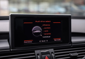 Подержанный автомобиль Audi A6 Sedan 2013 года (17 фото)