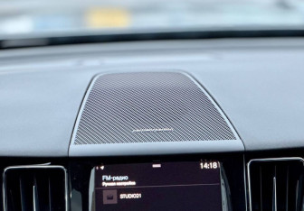 Подержанный автомобиль Volvo XC60 2019 года (21 фото)