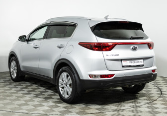 Подержанный автомобиль Kia Sportage 2018 года (7 фото)