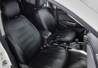 Подержанный автомобиль Mitsubishi L200 2015 года (22 фото)