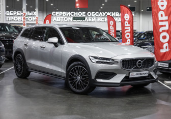 Подержанный автомобиль Volvo V60 Cross Country 2020 года (5 фото)