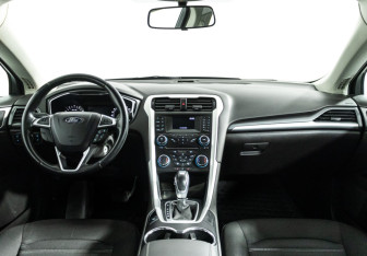 Подержанный автомобиль Ford Mondeo Sedan 2018 года (13 фото)