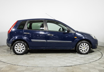 Подержанный автомобиль Ford Fiesta Hatchback 2008 года (4 фото)