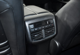 Подержанный автомобиль Mazda CX-9 2017 года (14 фото)