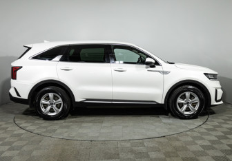 Подержанный автомобиль Kia Sorento 2020 года (4 фото)