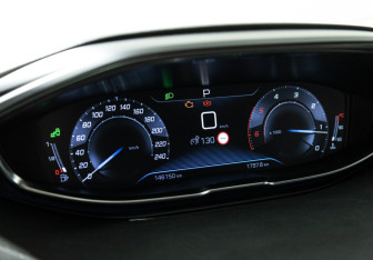 Подержанный автомобиль Peugeot 5008 Suv 2019 года (12 фото)