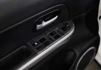 Подержанный автомобиль Suzuki Grand Vitara 2011 года (18 фото)