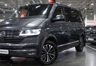 Подержанный автомобиль Volkswagen Multivan 2020 года (3 фото)
