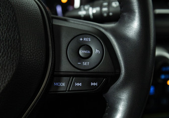 Подержанный автомобиль Toyota RAV4 2020 года (19 фото)