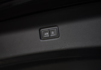 Подержанный автомобиль Audi Q8 2018 года (37 фото)