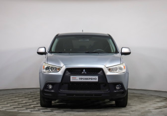 Подержанный автомобиль Mitsubishi ASX 2012 года (2 фото)