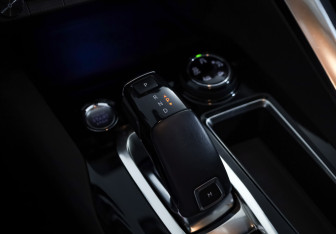 Подержанный автомобиль Peugeot 3008 2020 года (18 фото)