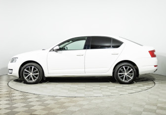 Подержанный автомобиль Skoda Octavia Liftback 2014 года (8 фото)