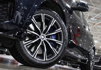 Подержанный автомобиль BMW X5 2020 года (2 фото)