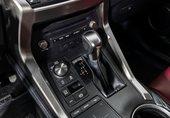 Подержанный автомобиль Lexus NX 2017 года (11 фото)