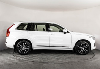 Подержанный автомобиль Volvo XC90 2019 года (5 фото)