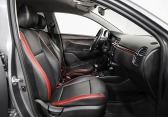 Подержанный автомобиль Kia Rio Sedan 2019 года (20 фото)
