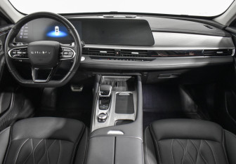 Подержанный автомобиль Chery Arrizo 8 2023 года (13 фото)