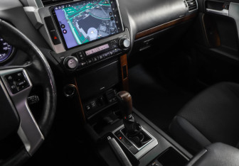 Подержанный автомобиль Toyota Land Cruiser Prado 2014 года (20 фото)
