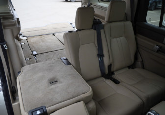 Подержанный автомобиль Land Rover Discovery 2013 года (34 фото)