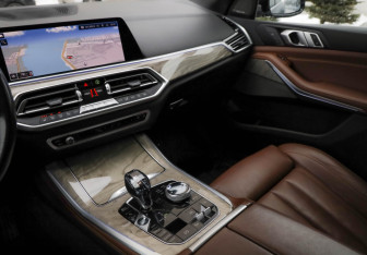 Подержанный автомобиль BMW X5 2018 года (25 фото)